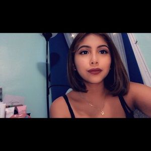 Meet your Posher, Yahira